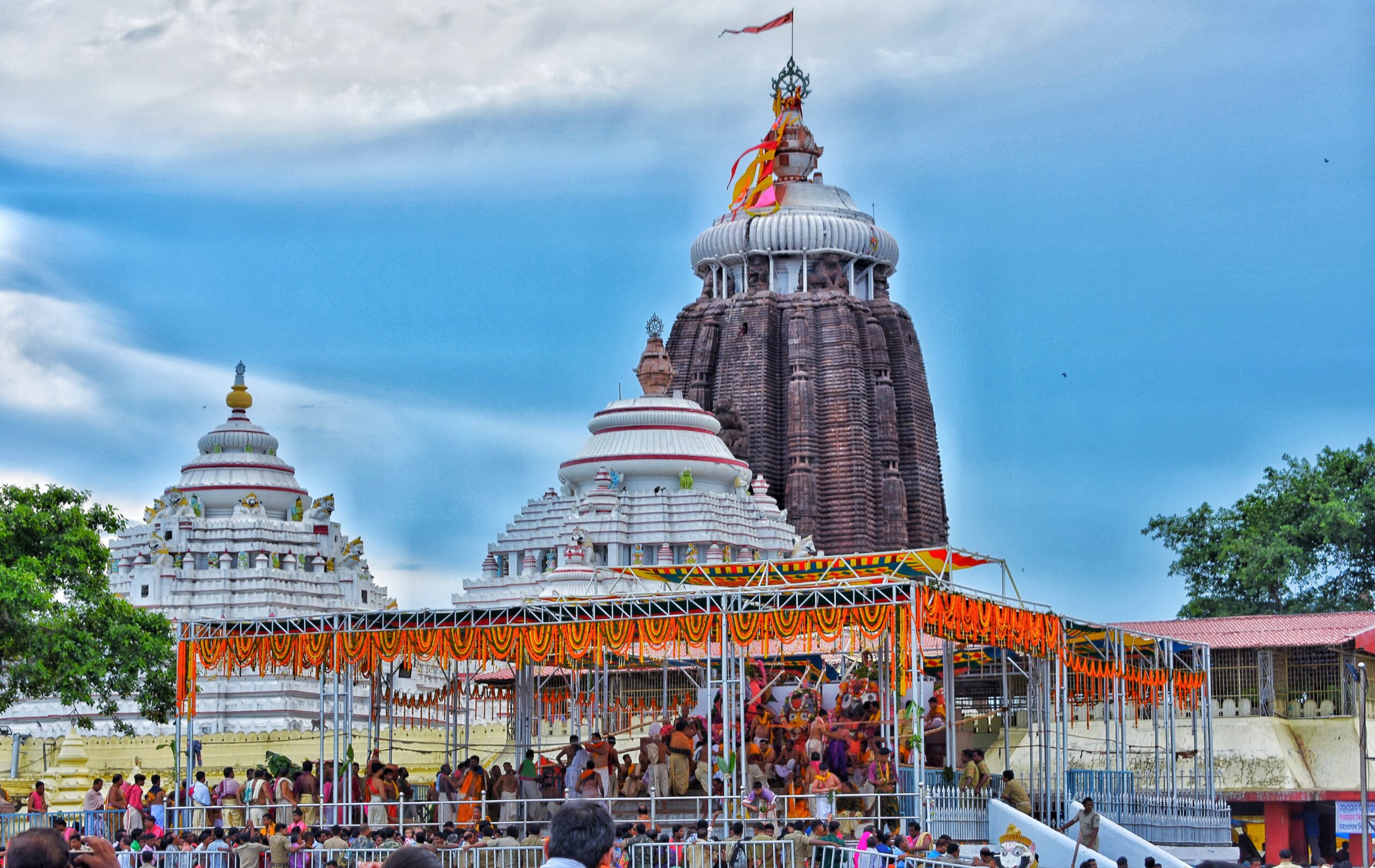 Jagannath Temple Travel Guide 2026 – History, Darshan Timings, Rath Yatra & Tips