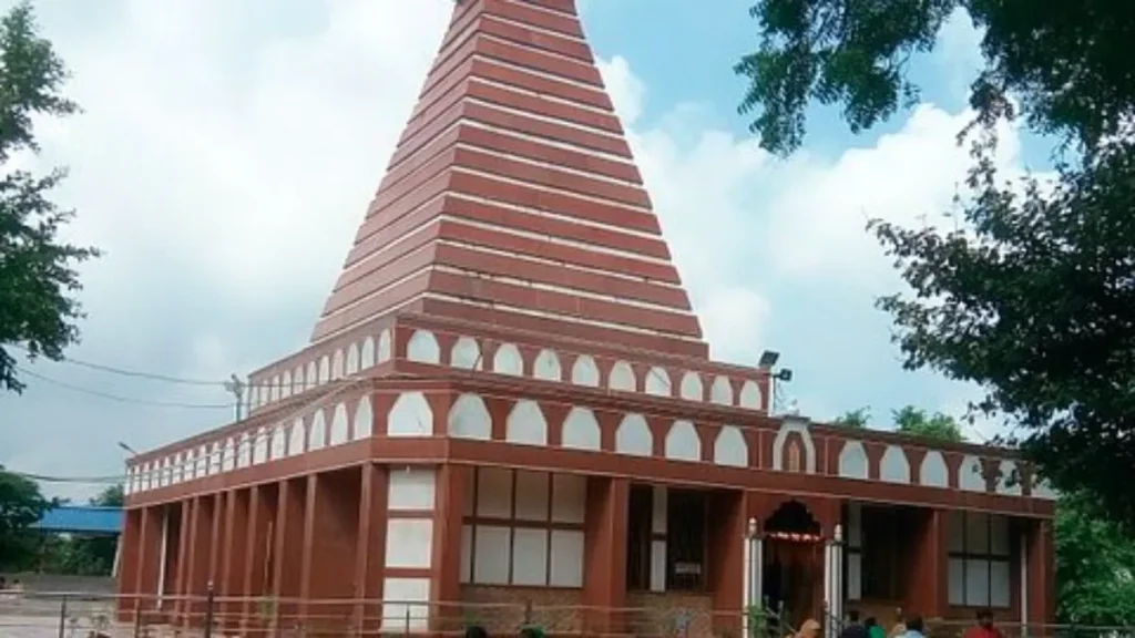 Chatra Tour Guide 2026 – Best Tourist Places, Temples, Waterfalls & Travel Tips