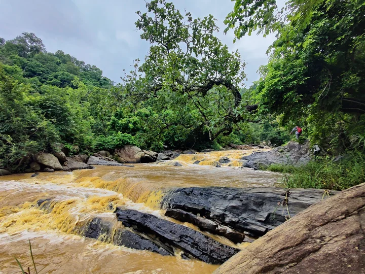 Sadni Falls Gumla: Complete Travel Guide, Location, Best Time to Visit, Entry Fee & Tourist Attractions
